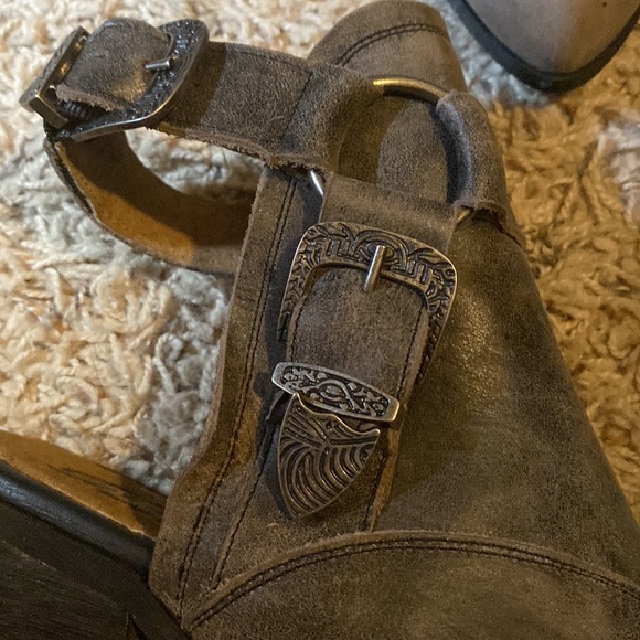Sbicca buckle mules - Picture 3 of 7